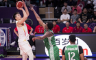 中國男籃新星2米06，首秀驚艷，得分10+4，罰球魔術師！