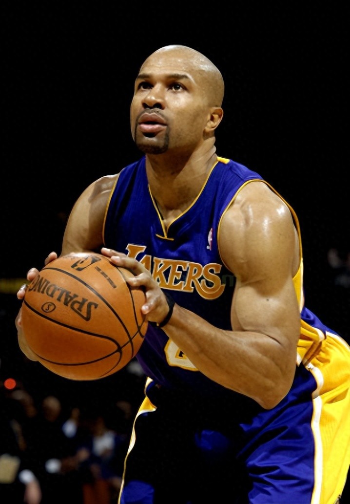 NBA認可了五個主要的坦克保鏢 Harden的Kirin Arm看起來像圖片P Westbrook的胸部肌肉看起來像是充氣的